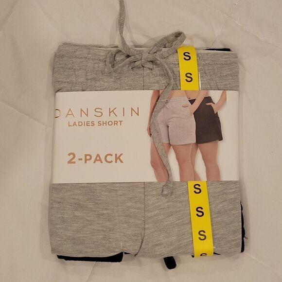 𝅺LADIES short  - Picture 1 of 3